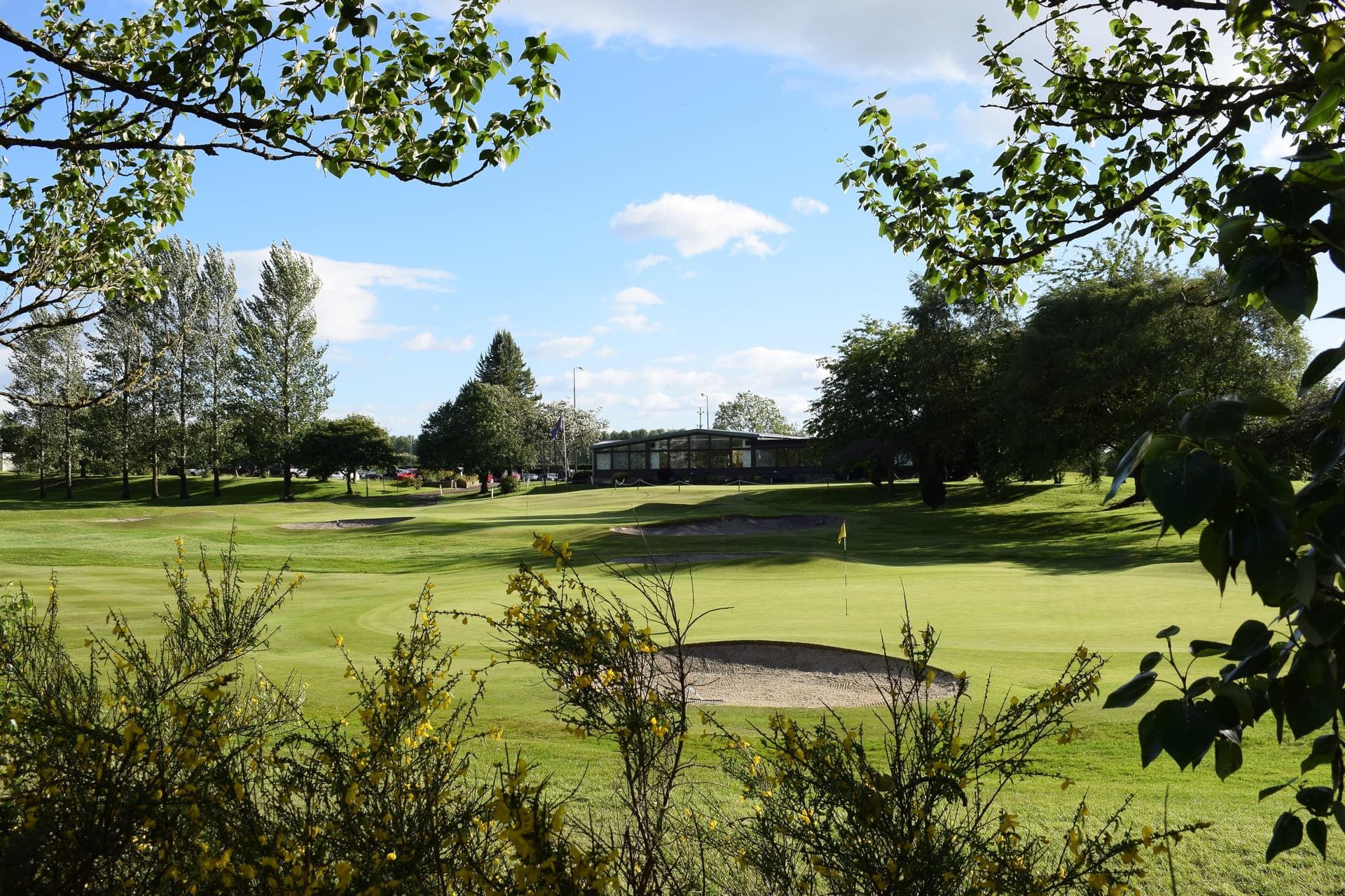 The clubhouse and 18th green at Bathgate