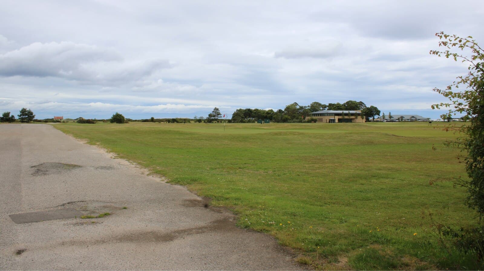 The Balgove Course at St Andrews Links, the Eden clubhouse in the distance