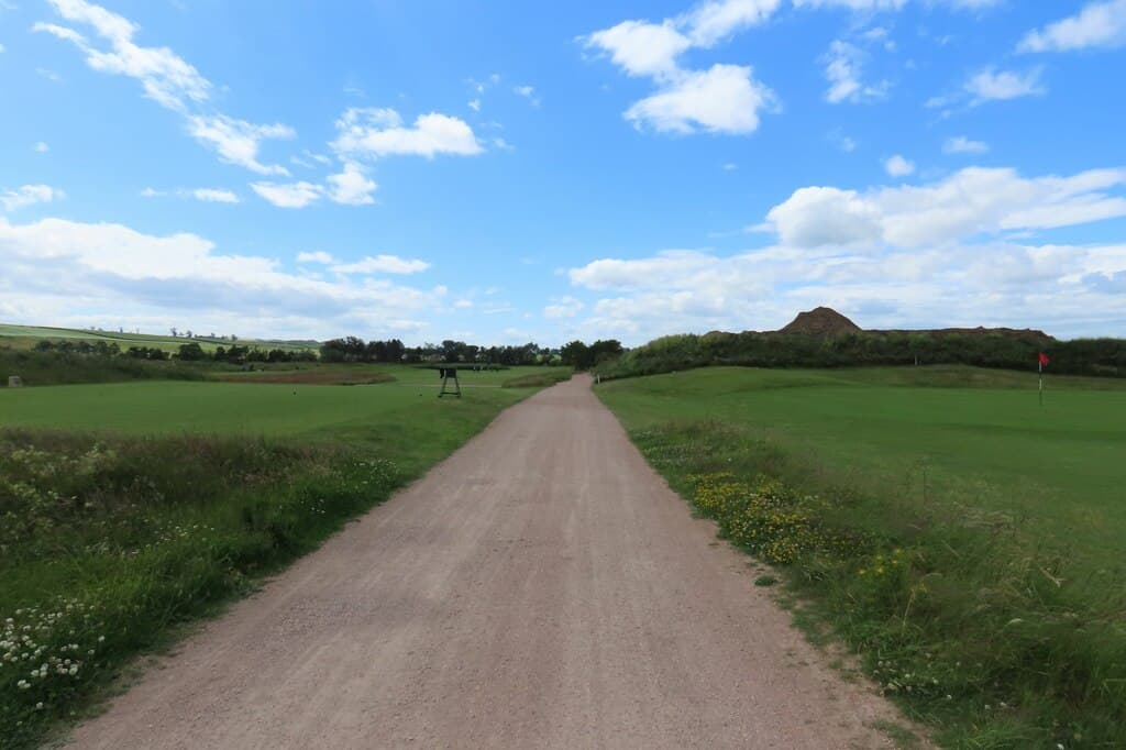 The path through the Strathtyrum Course at St Andrews Links